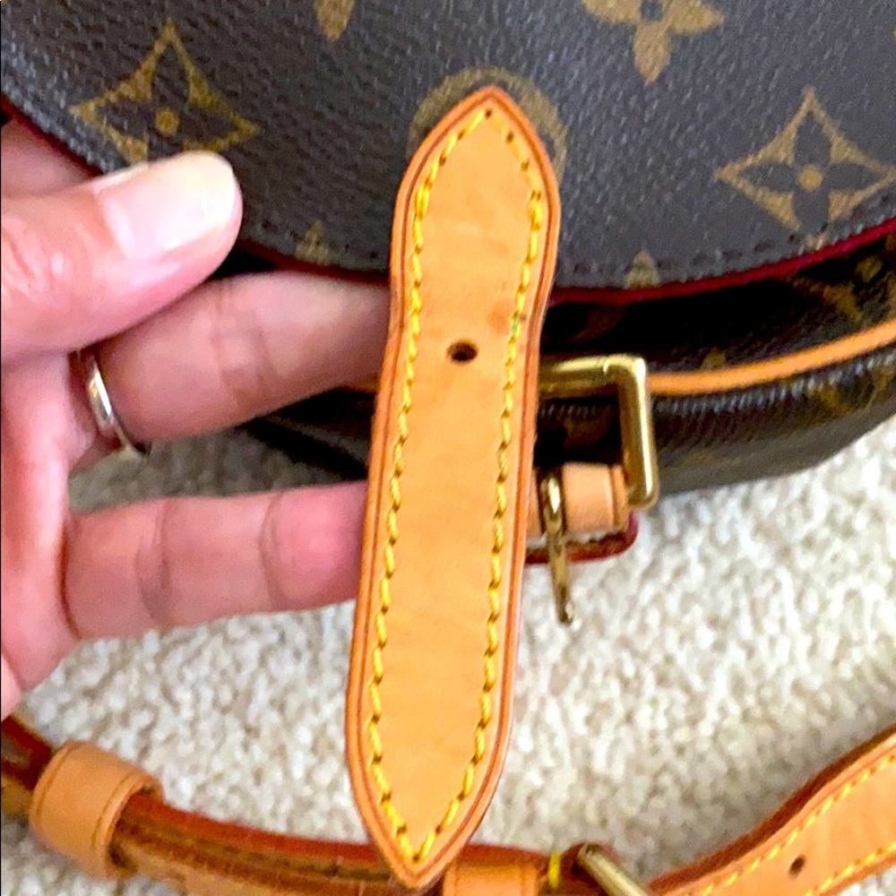 Louis Vuitton Monogram Tambourine Crossbody Bag - Picture 8 of 14